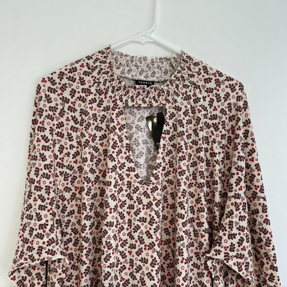 NEW NWT TORRID 4 Plus Size Textured Jersey Choker Neck Smocked Bottom Top Floral - Picture 4 of 15